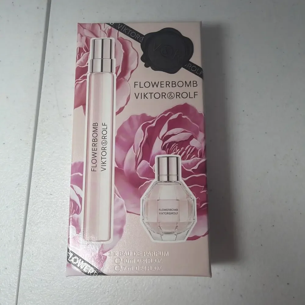 Viktor & Rolf Flowerbomb Ladies Fragrance Gift Set New Authentic